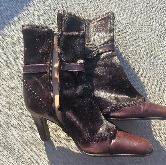 Vintage 90's Dark Brown Pony Hair Heeled Boots with Pointed Toe - Picture 3 of 14